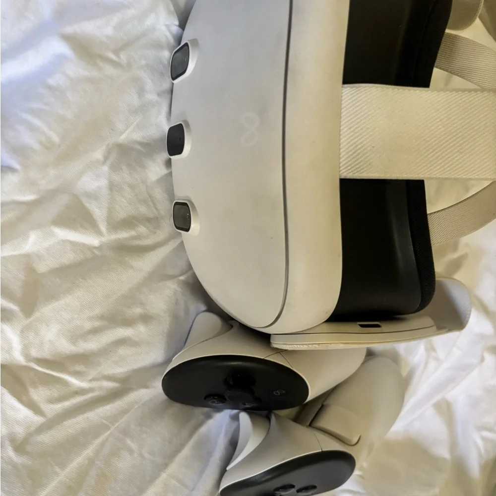 Oculus VR Headset - Black and White